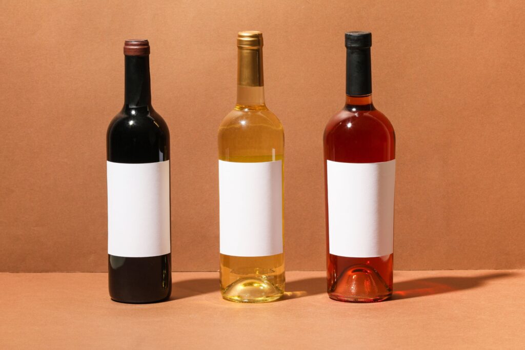 Etiquetas para botellas de vino: claves para un etiquetado preciso